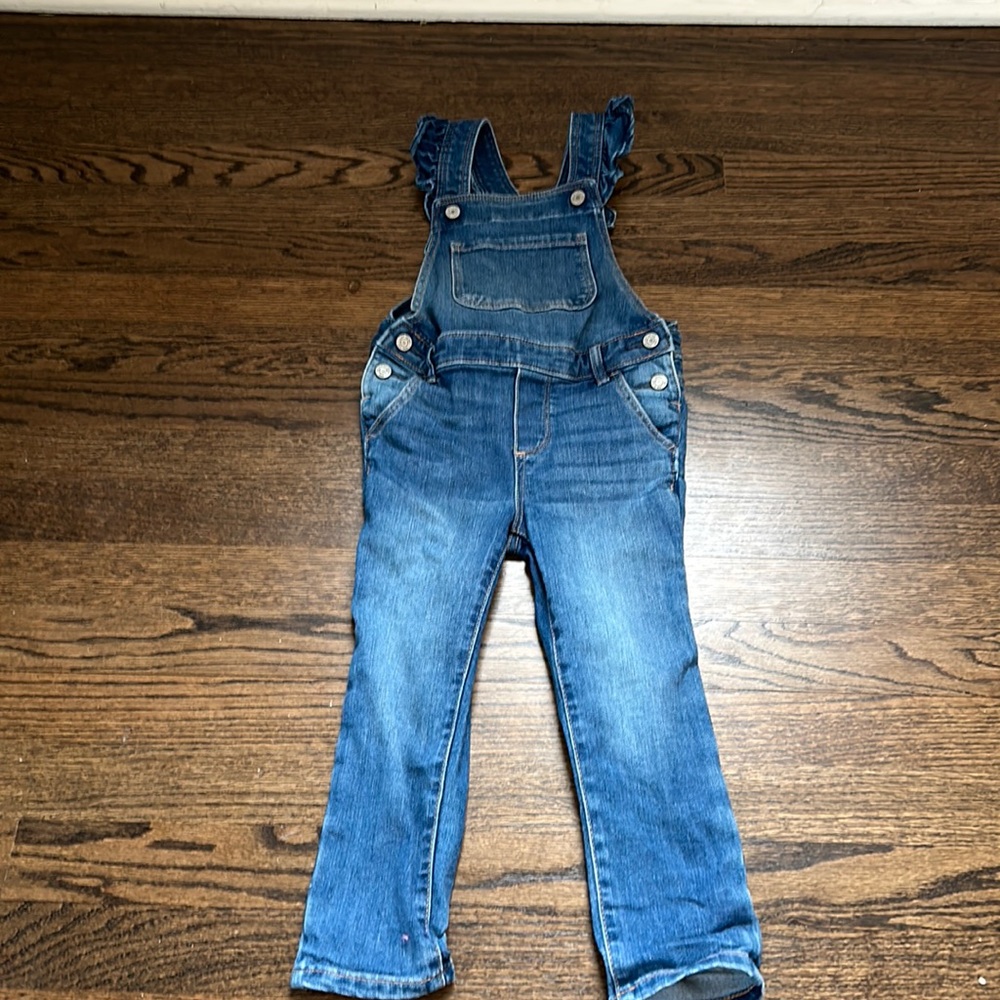 Adorable ruffle trim gap overalls.  4T